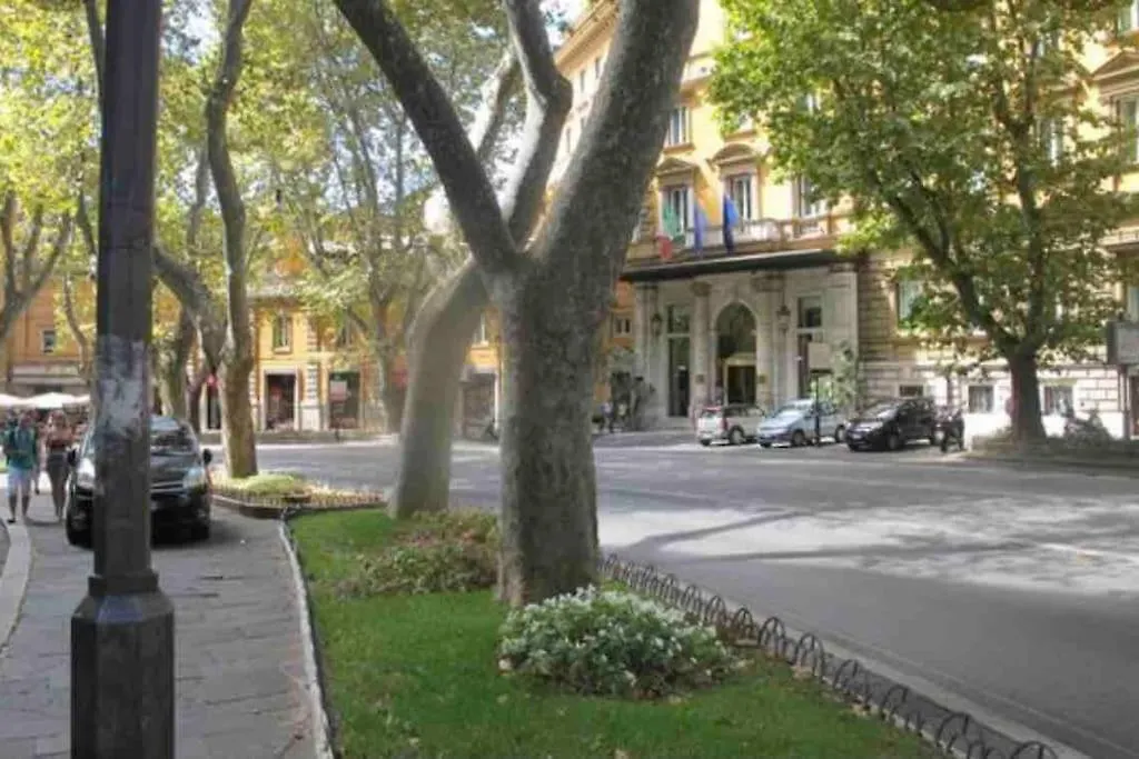 Apartment Divertiti Nel Cuore Della Dolce Vita Rome Italy